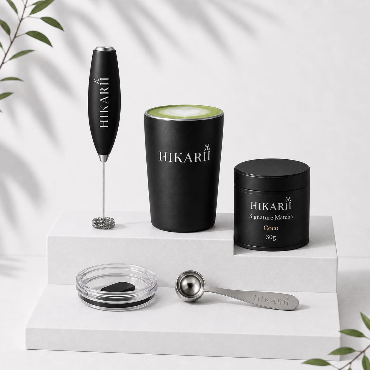 Coffret matcha nomade HIKARII avec mousseur électrique, tumbler et matcha coco