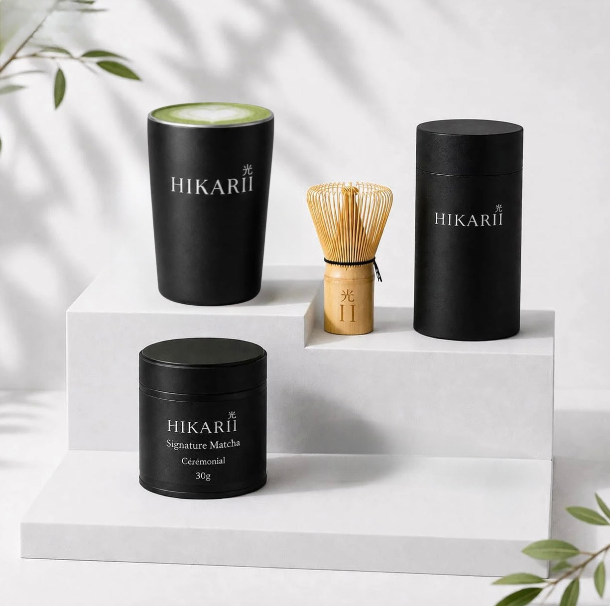 Coffret Rituel Matcha Hikarii noir premium avec matcha cérémonial, fouet en bambou et tasse minimaliste japonaise